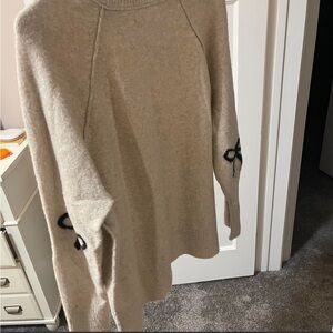 Aerie Cream Crew Neck Sweater